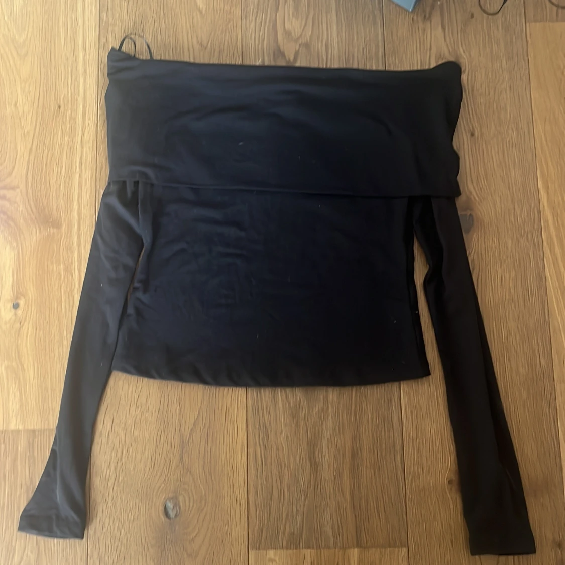Svart offshoulder topp från H&M - 1