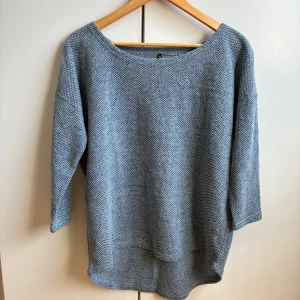 Blå tröja - Lappen kvar, ord pris 279💗