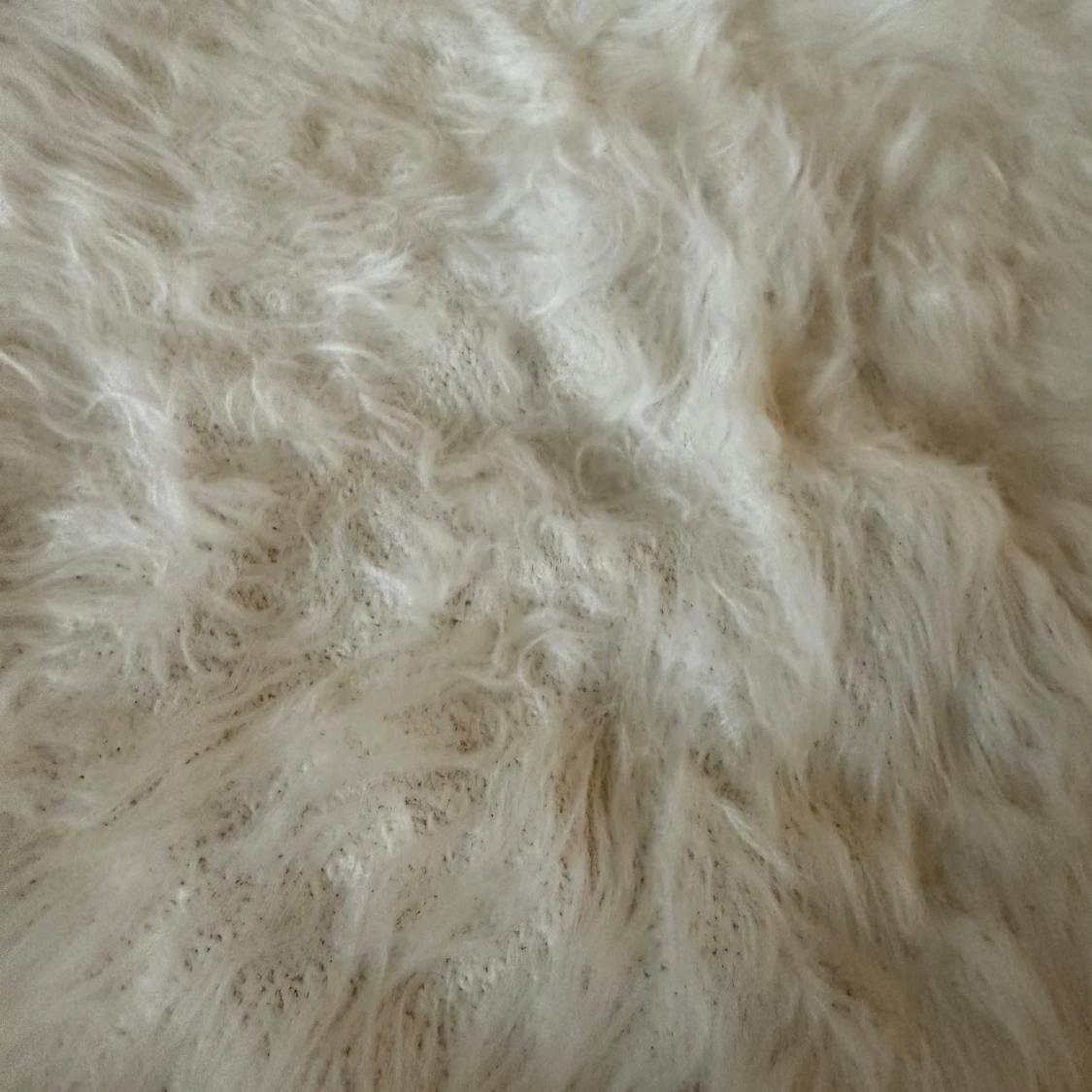 Vit fluffig pälsimitationströja - 1