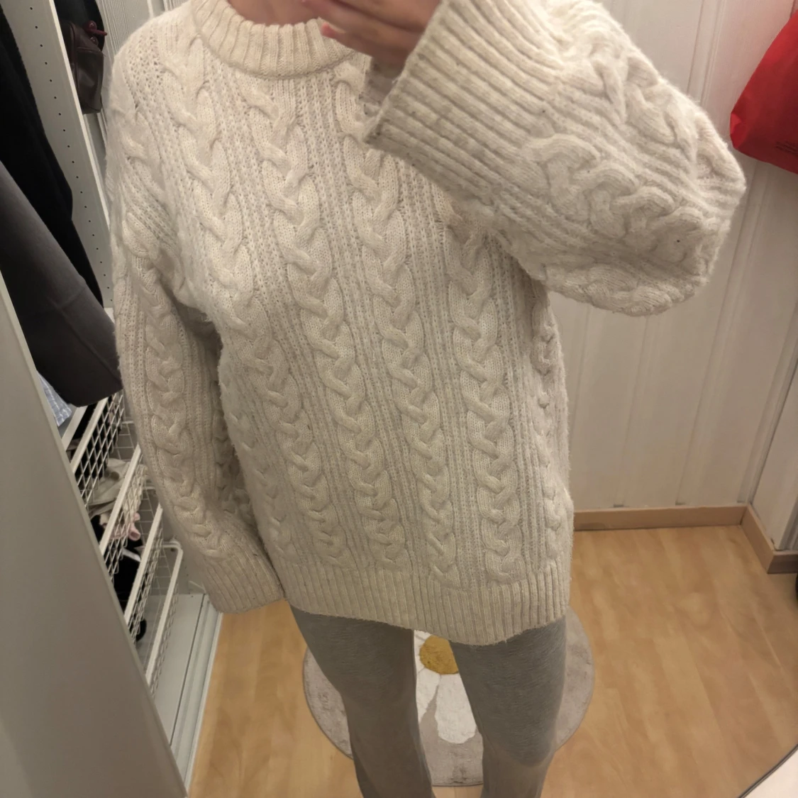 Stickad tröja  - 1