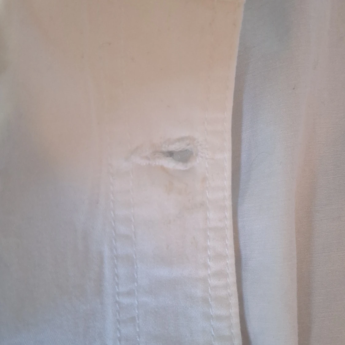 Vit jeansjacka från 2-Biz, stl S - 4