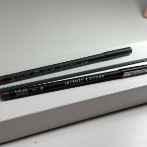 MUA Intense Colour Eyeliner  - Mörkbrun eyelinerpenna från MUA Makeup Academy i nyansen Dusk, (brun) Köpt på normal. Använd 1 gång. 