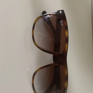 Rayban boyfriend - Säljer nu dessa helt nya rayban boyfriends, skicket är 10/10.