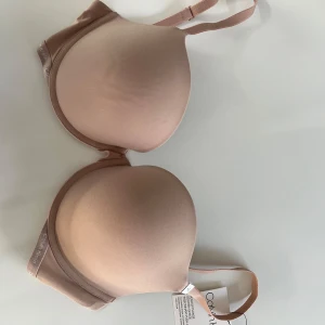 BH från Calvin Klein - En helt ny beige bh från Calvin Klein. 10E motsvarar 70E