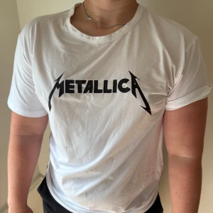 Metallica T-shirt - Knappt använd, super skön 👍🏻