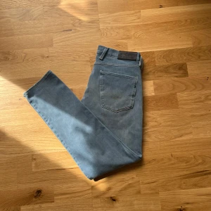 Replay Anbass 31 - Säljer feta Replay Anbass med waist 31 och längd 32. Skriv vid minsta fråga!