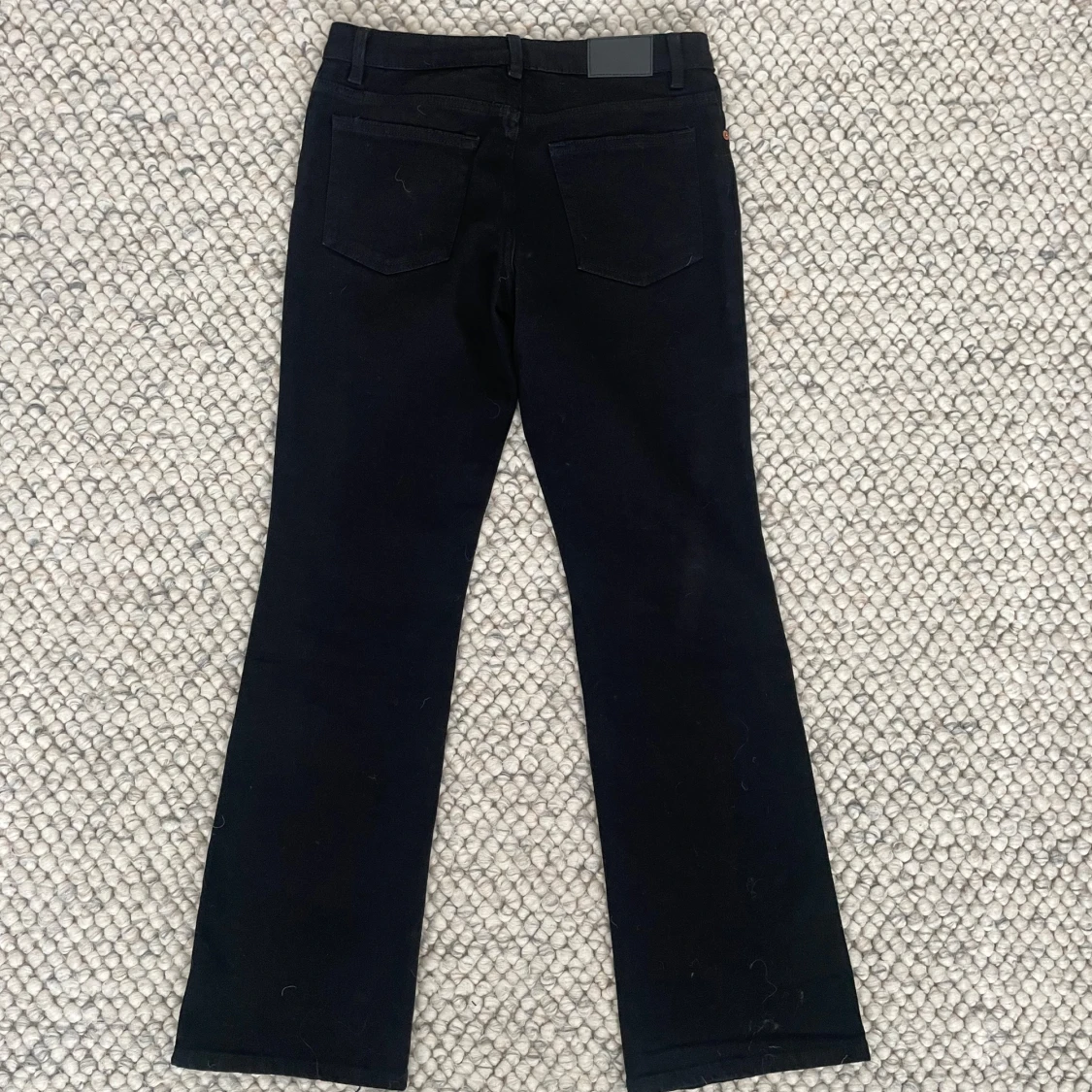 Svarta bootcut jeans från Monki - 3