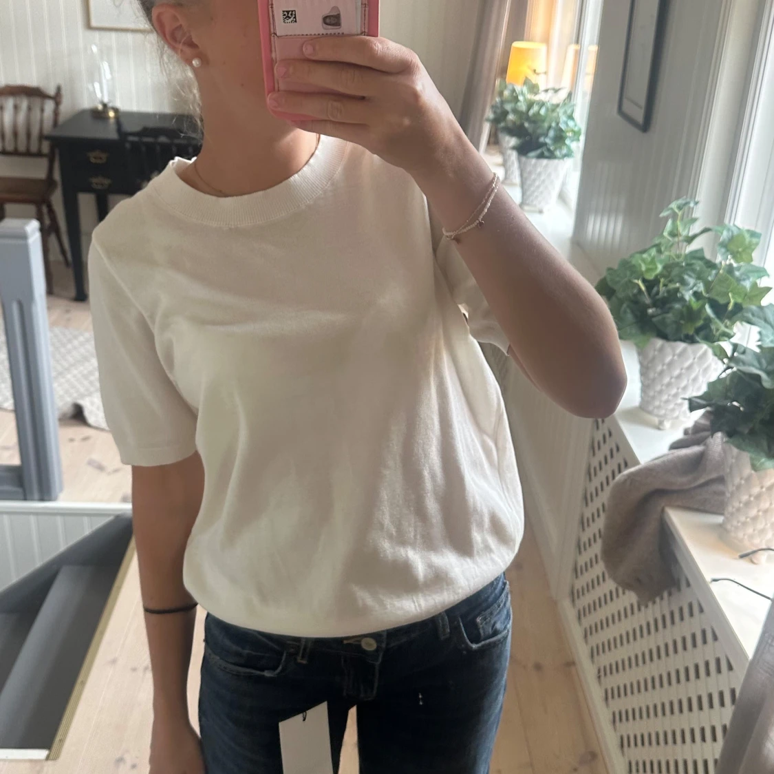 Vit t-shirt från Lindex i bomull - 1