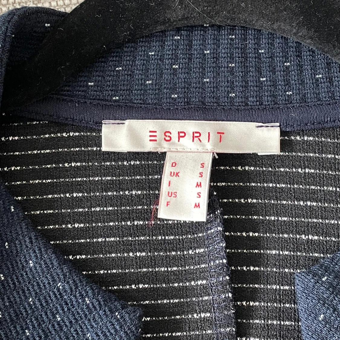 Mörkblå prickig kavaj från Esprit - 3