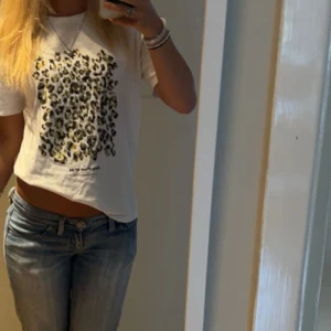 T-shirt - Jätte snygg T-shirt från zara❣️fråga innan du köper o pris kan diskuteras 