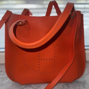 Orange axelremväska - Helt ny aldrig använd