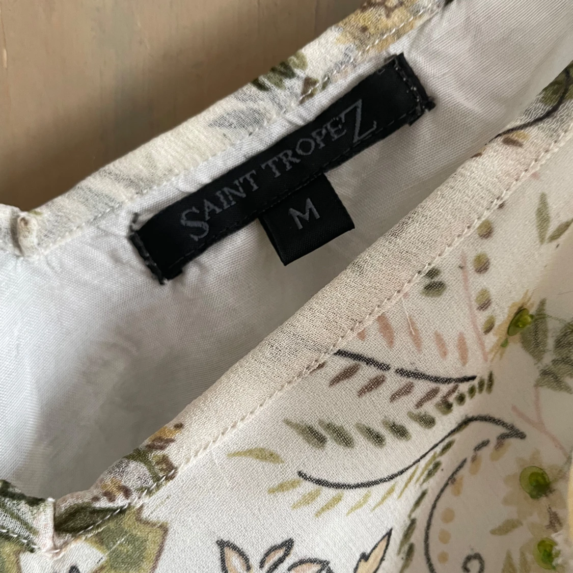 Blommig linnetopp från Saint Tropez - 2