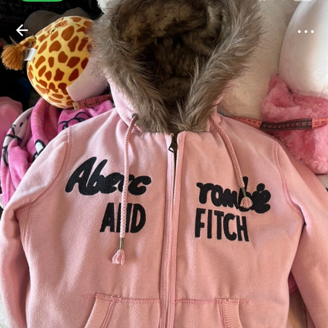 SÖKER!!! Rosa abercrombie fur-lined zip up - 1