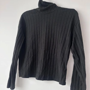 Set tröja polo o lösa byxor med vida ben - Set 