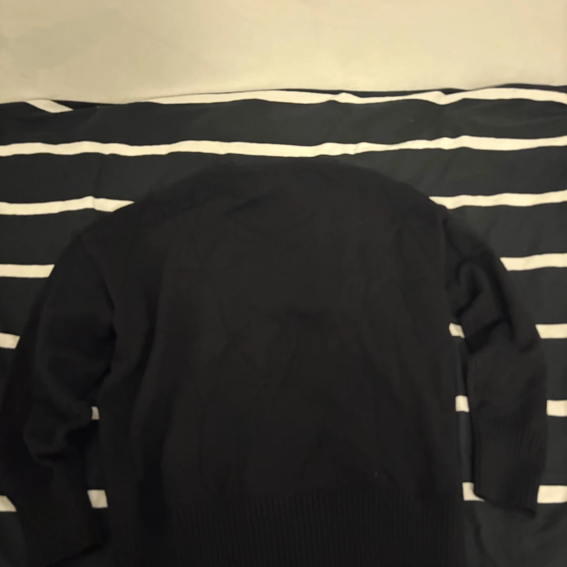 Svart stickad tröja från Ami Paris - 1