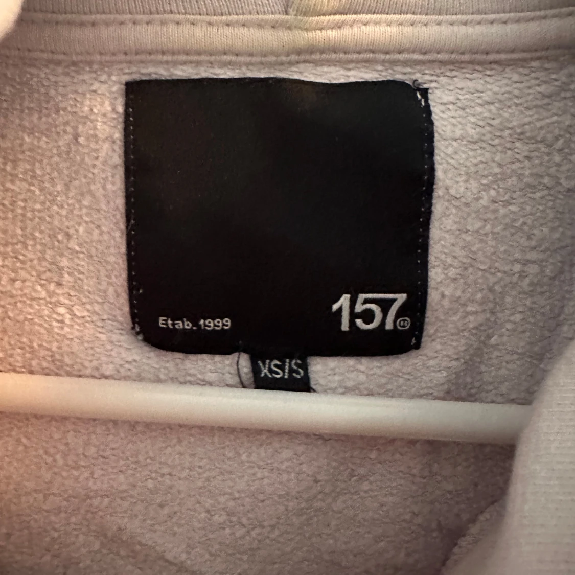 Ljuslila hoodie med dragkedja från 157 - 2