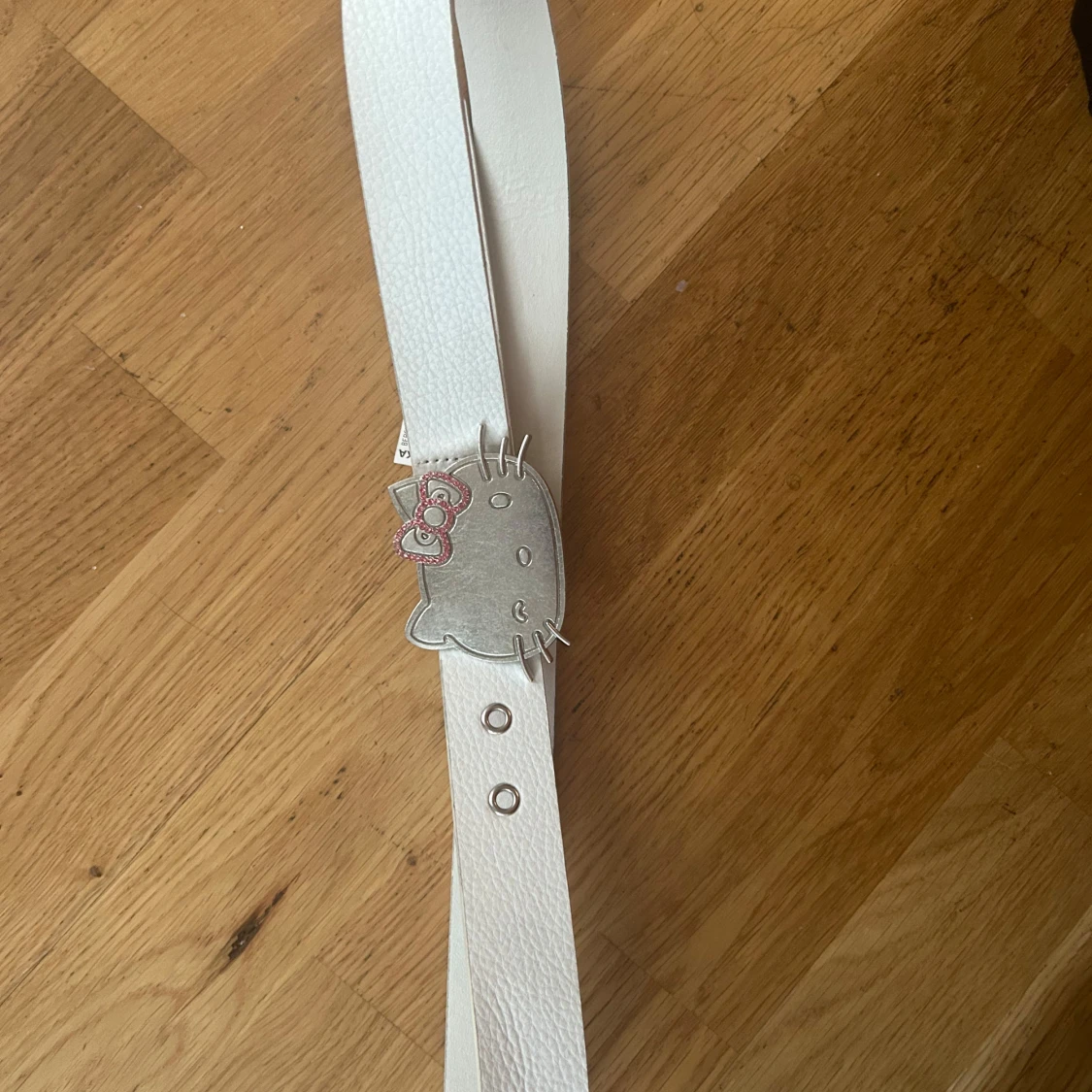 Vitt Hello Kitty bälte