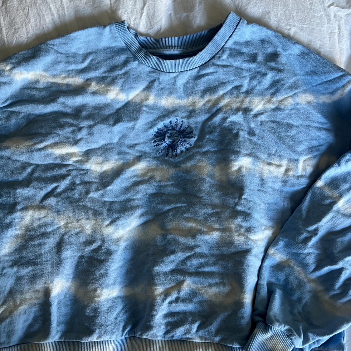 Blå och vit sweatshirt från Pull&Bear - 1