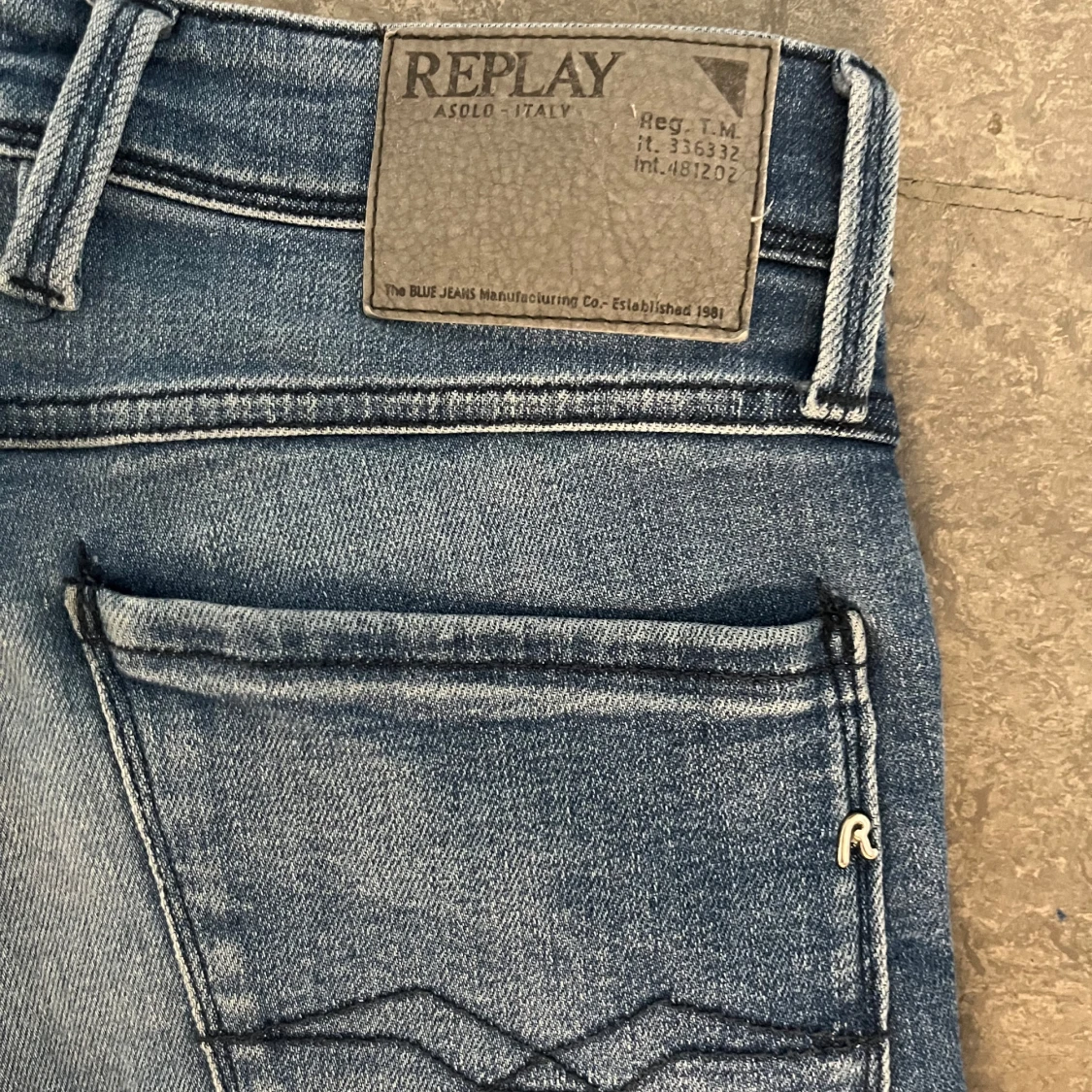 Blå Replay jeans straight fit(HELT NYA) - 3