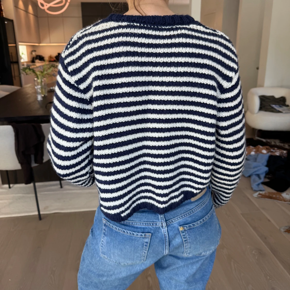 Randig croppad kofta i blått och vitt - 4