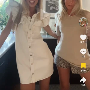 Zara klänning  - Jätte söt klänning från zara i storlek xs🤗