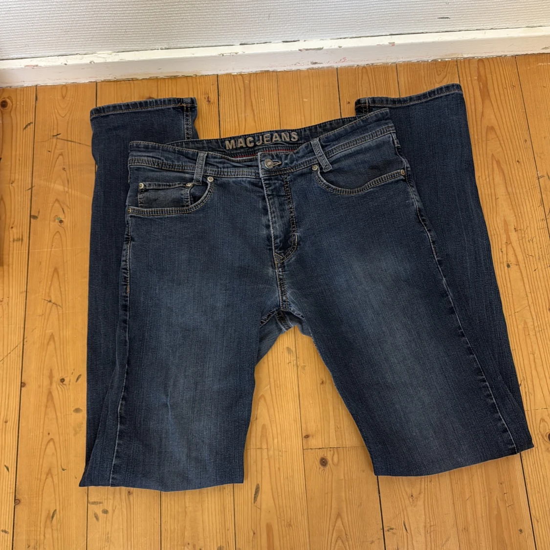 Blå jeans från MAC Jeans Arne
