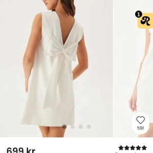 Vit klänning - Aldrig använd utan bara testad! Säljer här då jag inte hann lämna tillbaka den i tid💓Jättefin som tex studentklänning🤗