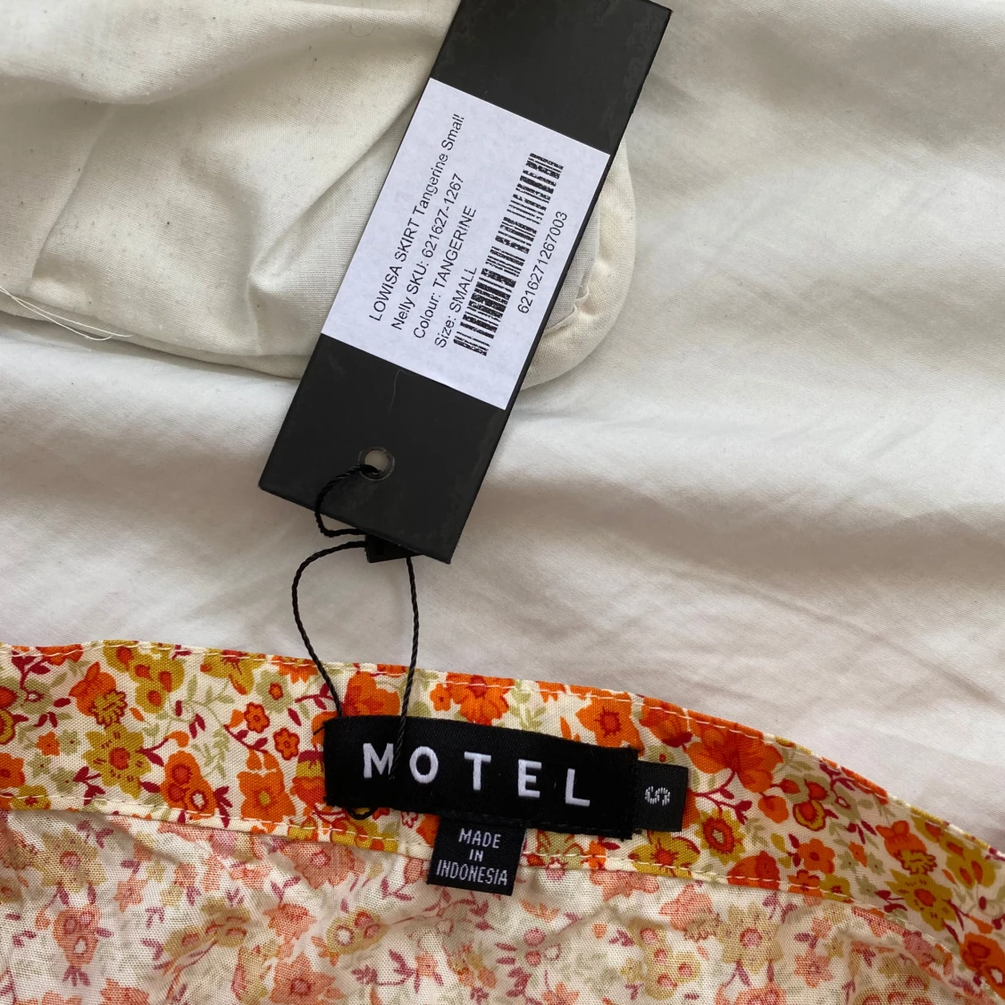 Blommig volangkjol från Motel - 1