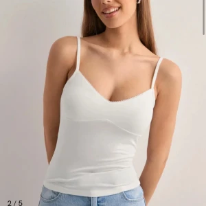 Linne nelly - Säljer då jag köpte fel storlek, helt oanvänd men hann dra bort lapparna