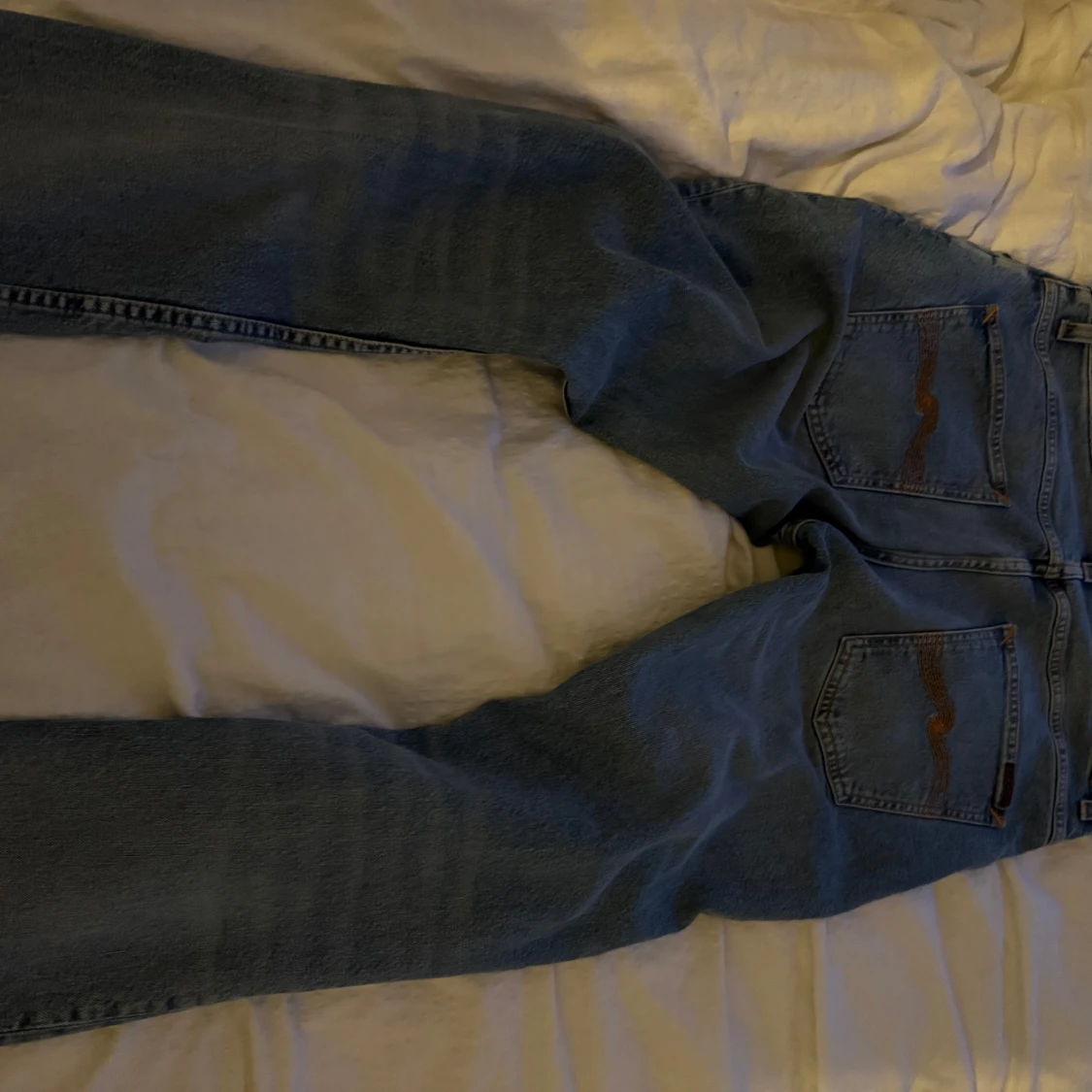 Ljusblå jeansbyxor från Nudie Jeans - 1