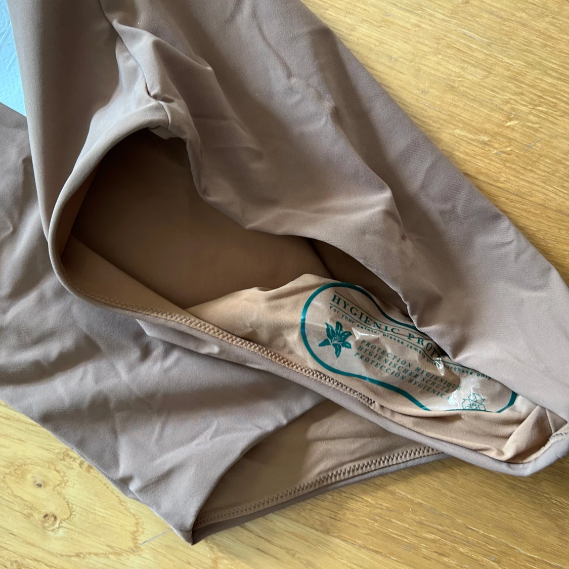 Brun baddräkt från Totême - 4