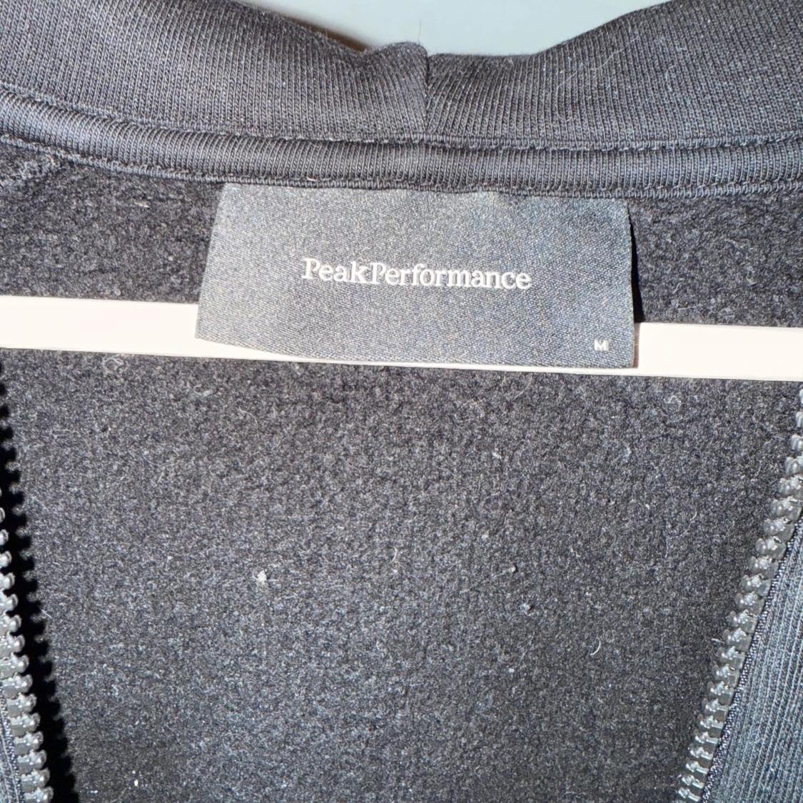 Svart hoodie från Peak Performance - 2