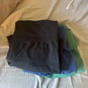 Träningshorts  - Tre par tränigshorts för 50,säljer bara tillsammans inte var för sig.