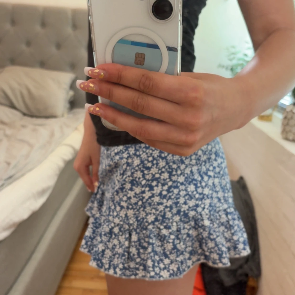 Blå blommig volangkjol - 1