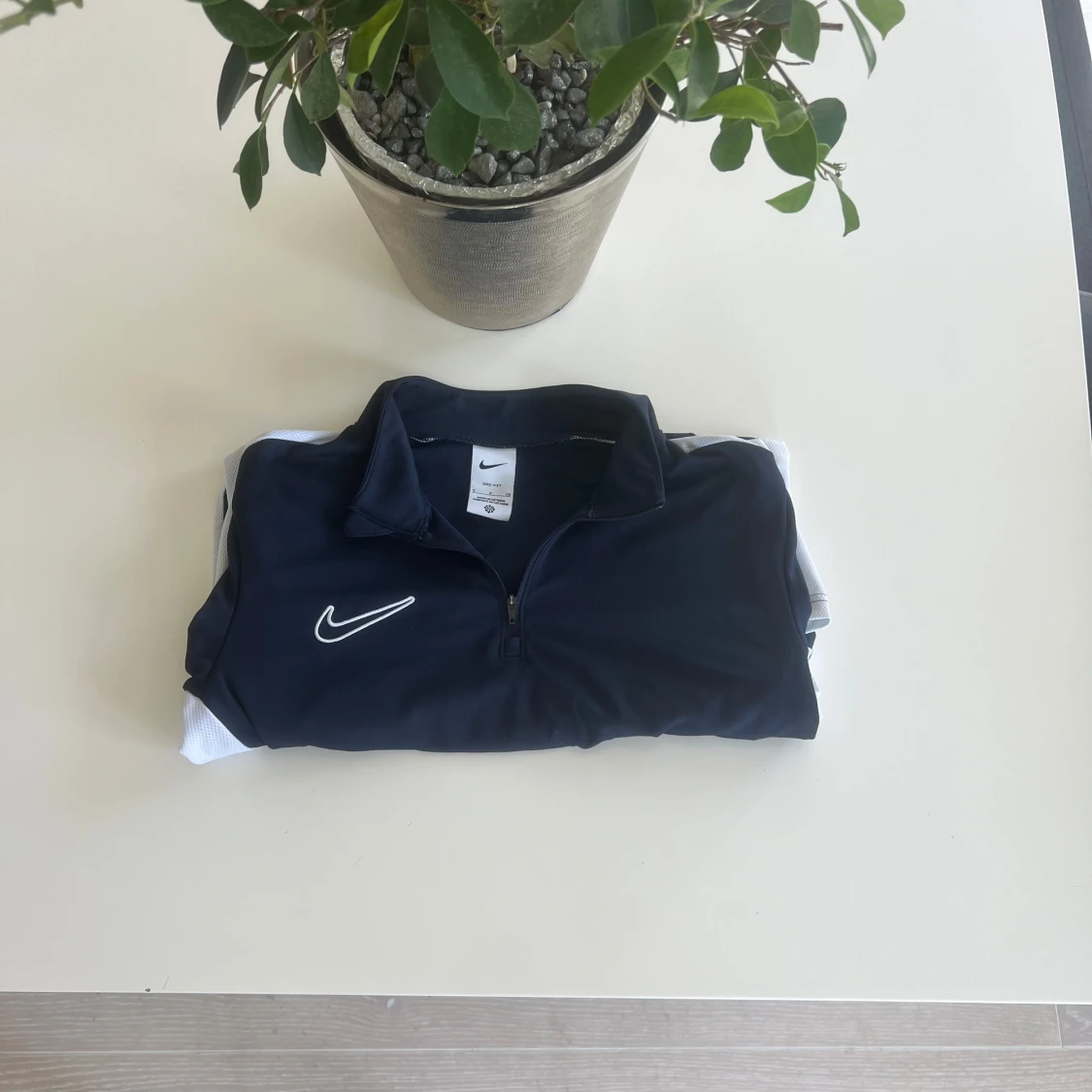 Nike marinblå långärmad träningströja - 1