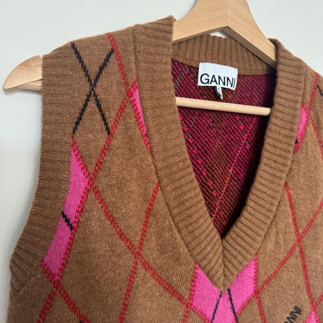 Brun och rosa rutig väst från Ganni - 4