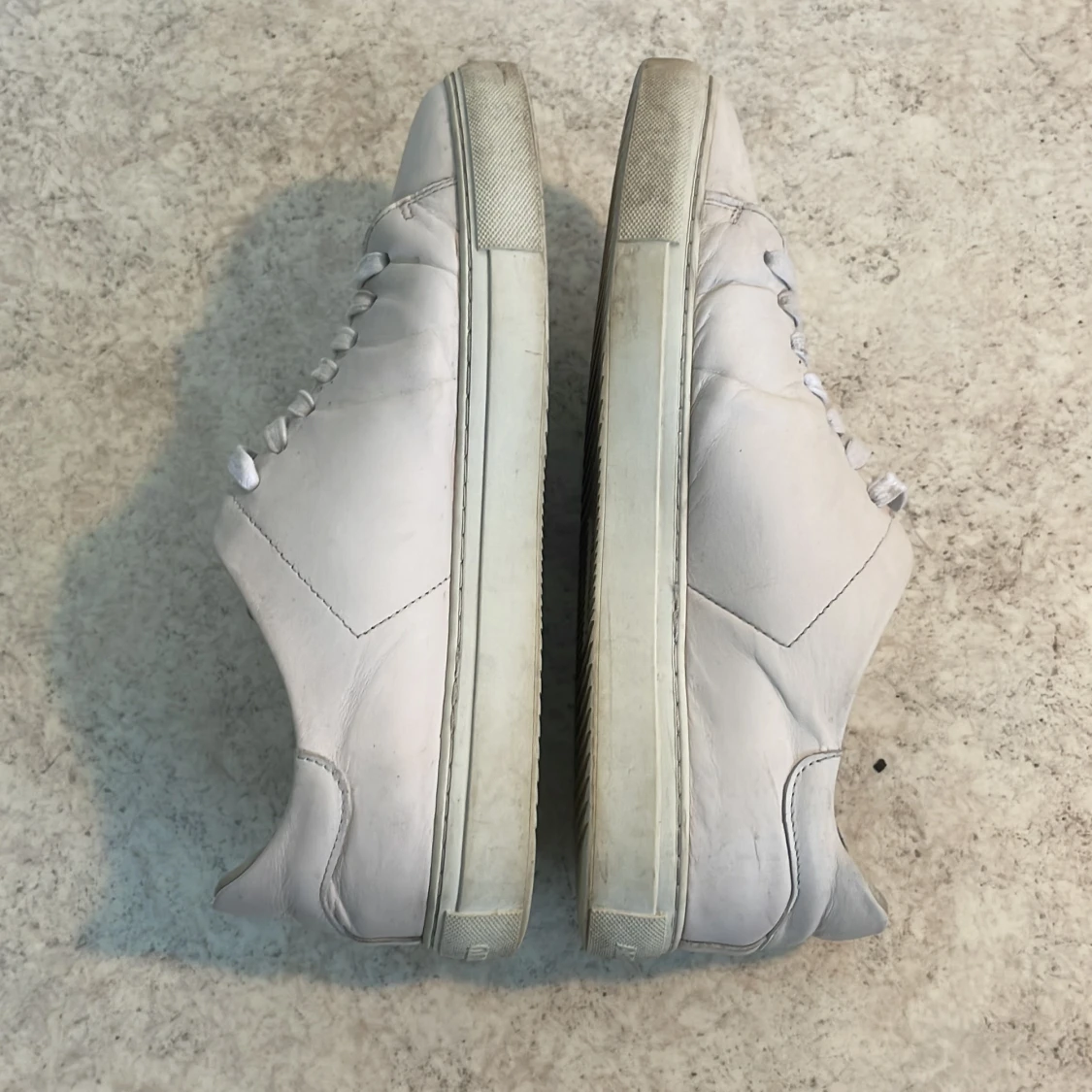 Vita sneakers från Axel Arigato - 3