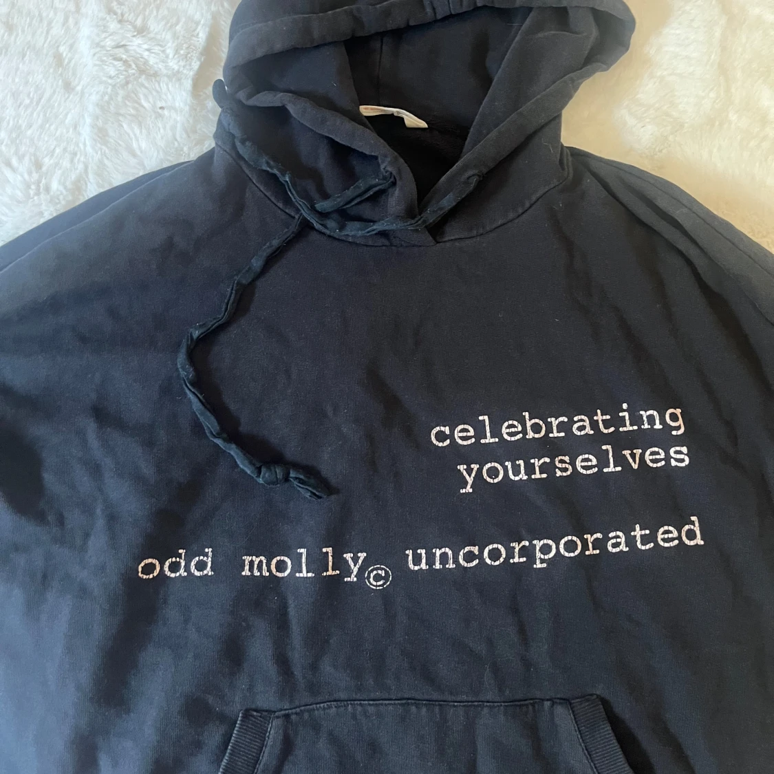 Svart hoodie från Odd Molly - 2