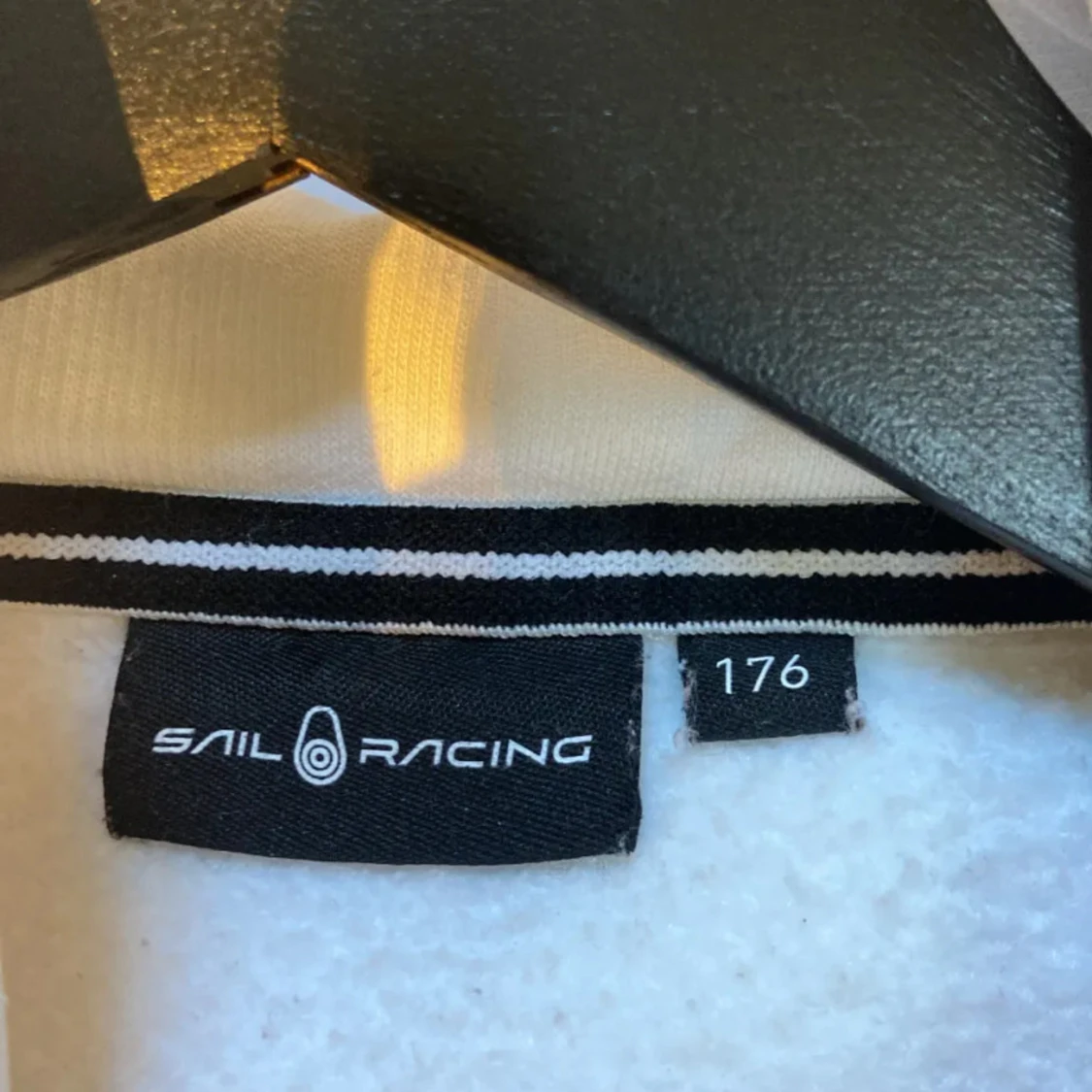 Vit hoodie från Sail Racing - 1