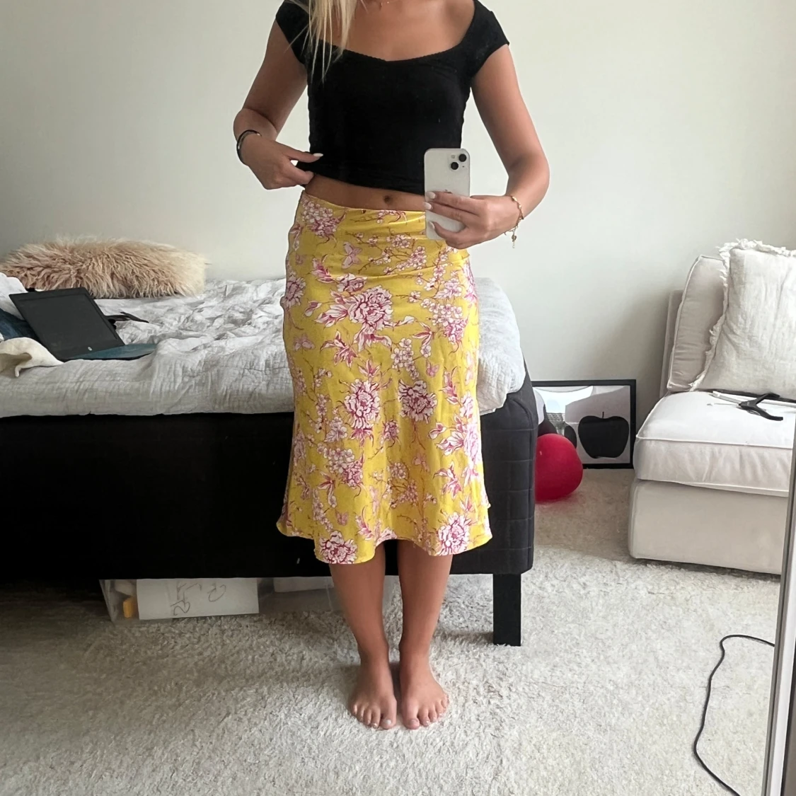 Mönstrad midikjol i satin - 4