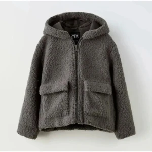 Zara teddyjacka  - Teddy jack från zara i storlek 164 men passar mig med S 💕Fint skick!!