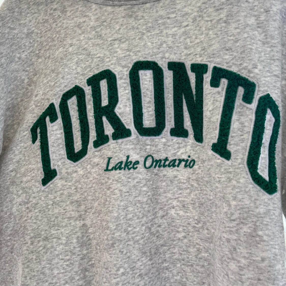 Grå college-tröja  - 2