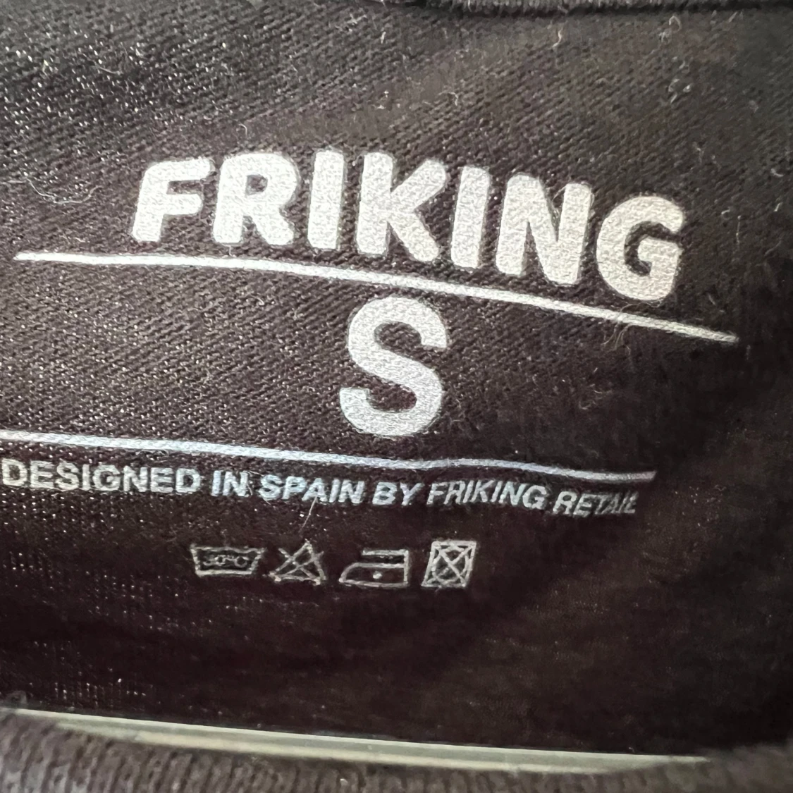 Ny Svart Spiderman t-shirt från Friking S - 1