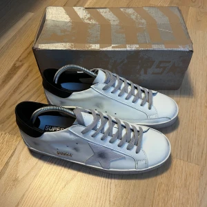 Golden Goose - Helt nya, skriv för mer info.