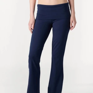 Gina yogapants marinblå - Gina yogapants i storlek xs, knappt använd 