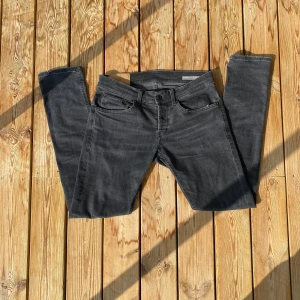 Dondup George - Snygga svarta Dondup George. Hör gärna av dig vid funderingar och prisförslag🙌