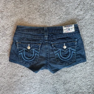 True religon shorts  - True religon jeans shorts. Storlek 29