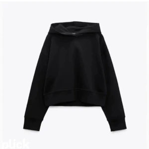 zara hoodie  - säljer den zara hoodien i ”SVART ”🖤🖤🖤