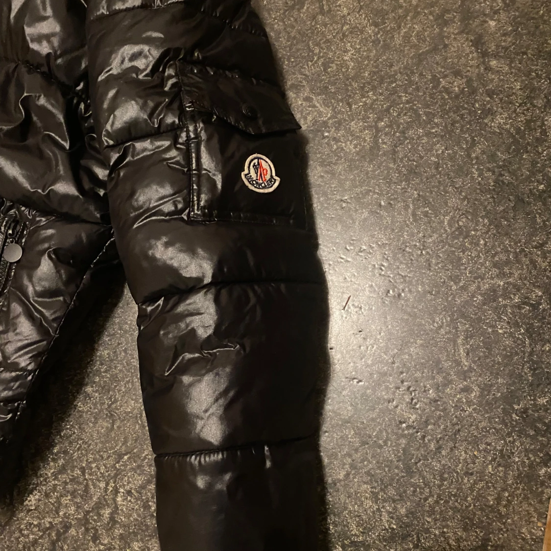 Svart pufferjacka från Moncler - 1