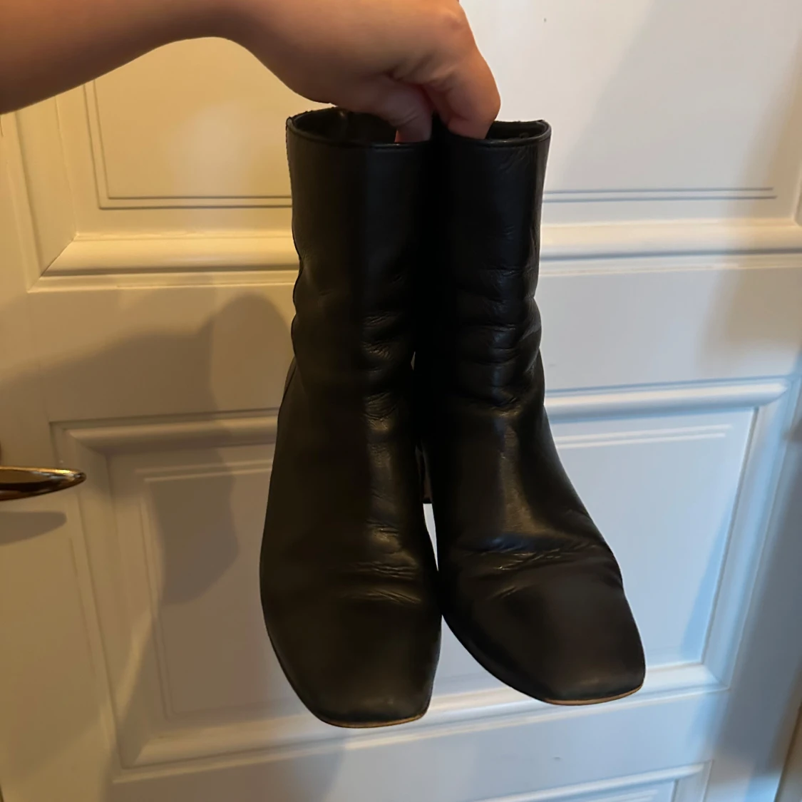 Svarta skinnstövletter - 2